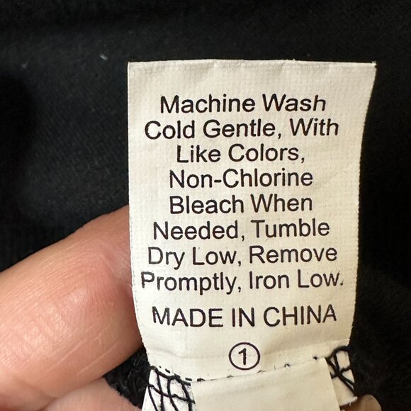 Black Hoodie with cool writting on Sleeve. Sz:M good condition - Picture 2 of 4